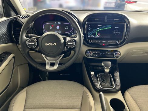 Used 2023 Kia Soul EX FWD image 24