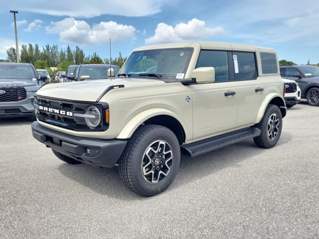New 2026 Ford Bronco Outer Banks AWD/4WD image 4