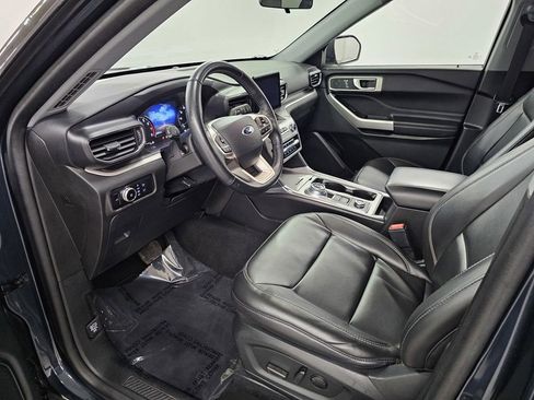 Used 2023 Ford Explorer XLT w/ Equipment Group 202A AWD/4WD image 13