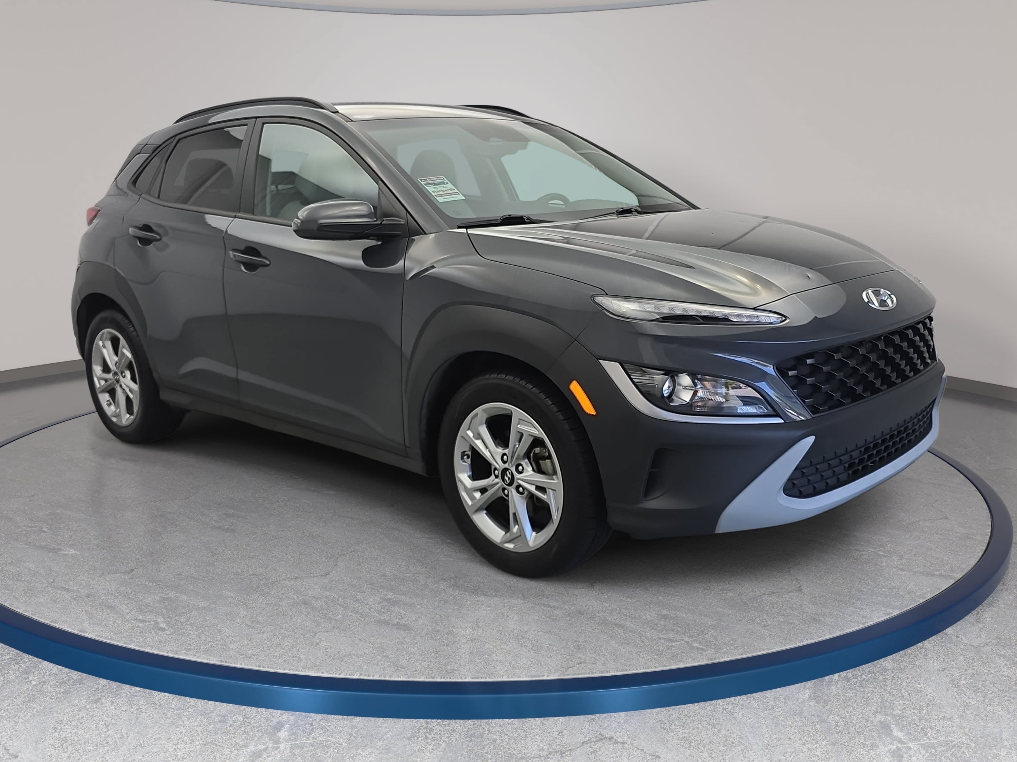 Used 2023 Hyundai Kona SEL FWD image 3