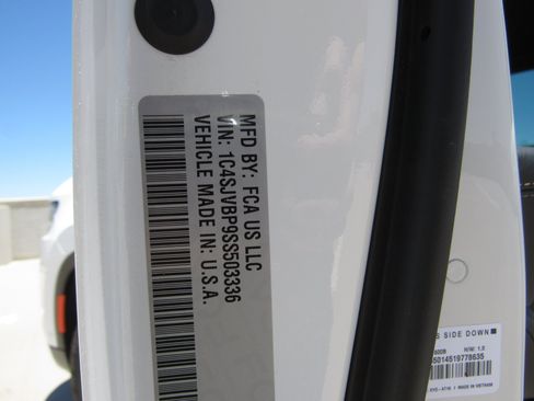 Used 2025 Jeep Wagoneer Series II AWD/4WD image 29