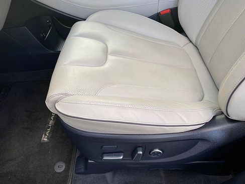 Used 2024 Hyundai Palisade Limited image 21