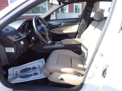 Used 2010 Mercedes-Benz E 350 4MATIC Sedan image 8