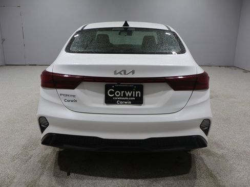 Used 2024 Kia Forte LXS FWD image 3