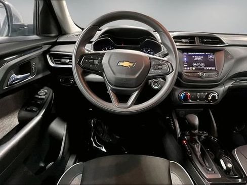 Used 2023 Chevrolet TrailBlazer LT AWD/4WD image 9
