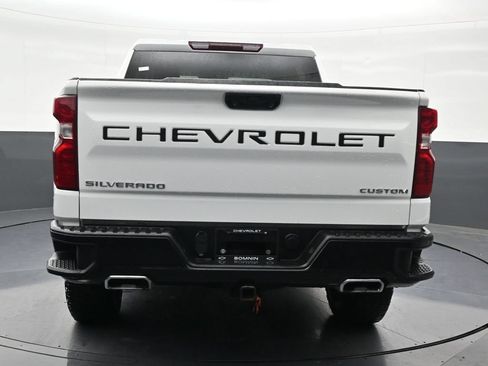 Used 2024 Chevrolet Silverado 1500 Custom Trail Boss AWD/4WD image 4