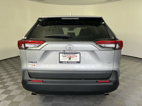 Used 2024 Toyota RAV4 XLE w/ Convenience Package FWD image 6