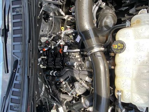 Used 2025 Ford Expedition Active AWD/4WD image 33