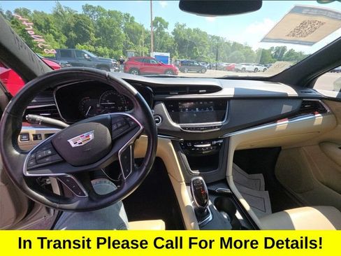 Used 2017 Cadillac XT5 Premium Luxury w/ Driver Assist Package AWD/4WD image 5