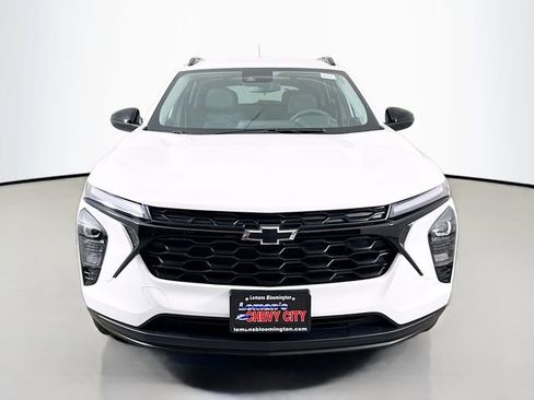 New 2026 Chevrolet Trax LT w/ Driver Confidence Package FWD image 2