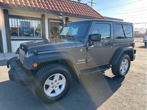 Used 2018 Jeep Wrangler Sport AWD/4WD image 17