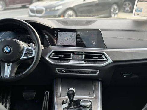 Used 2021 BMW X5 xDrive40i w/ M Sport Package image 27
