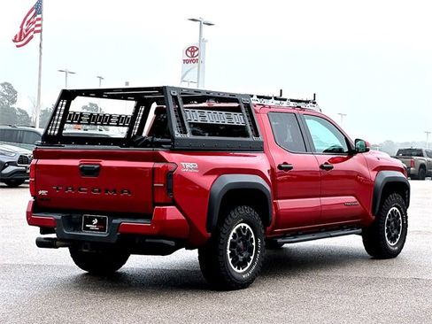 Used 2024 Toyota Tacoma TRD Off-Road image 8