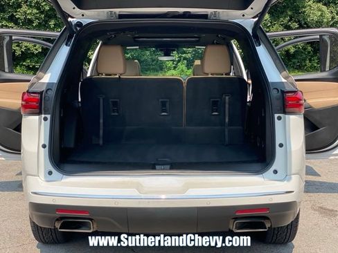 Used 2022 Chevrolet Traverse Premier AWD/4WD image 49