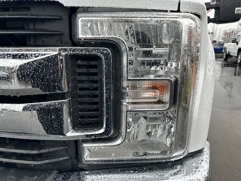 Used 2017 Ford F250 XLT w/ Camper Package image 9