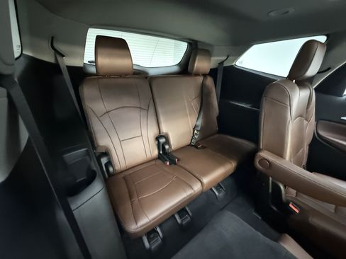 Used 2018 Buick Enclave Avenir w/ Avenir Technology Package AWD/4WD image 26