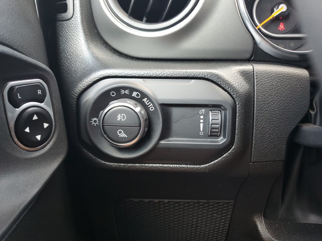 Certified 2023 Jeep Gladiator Sport AWD/4WD image 30