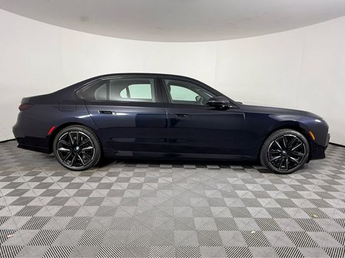 Certified 2025 BMW 740i w/ Premium Package RWD image 2