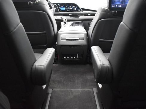 Used 2023 Cadillac Escalade ESV Sport w/ LPO, ONYX Package AWD/4WD image 33