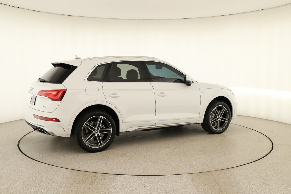 Certified 2024 Audi Q5 e Premium w/ Convenience Package AWD/4WD image 7