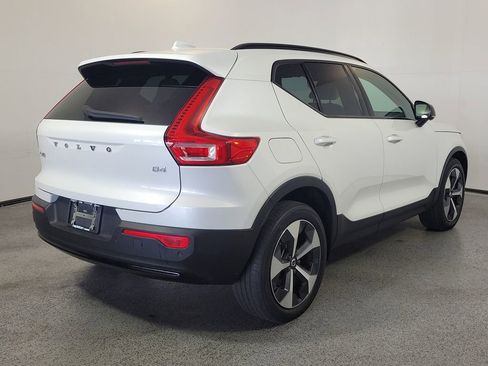 Used 2023 Volvo XC40 B4 Ultimate FWD image 6