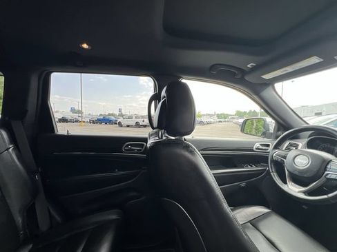 Used 2021 Jeep Grand Cherokee Limited AWD/4WD image 16