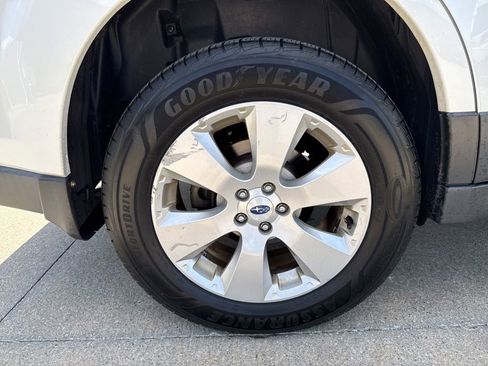 Used 2012 Subaru Outback 2.5i Limited w/ Moonroof Pkg AWD/4WD image 46
