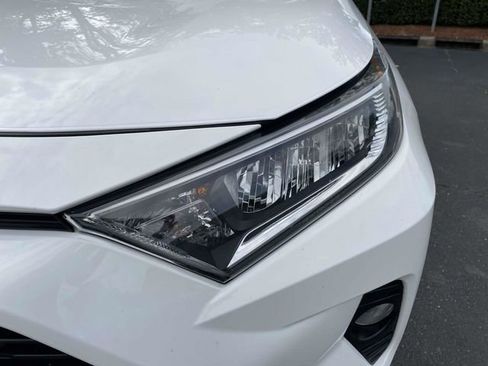 Used 2021 Toyota RAV4 XLE FWD image 36