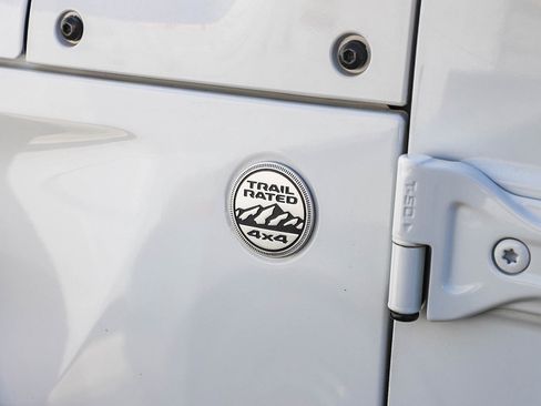 Used 2018 Jeep Wrangler Unlimited Sport S image 12