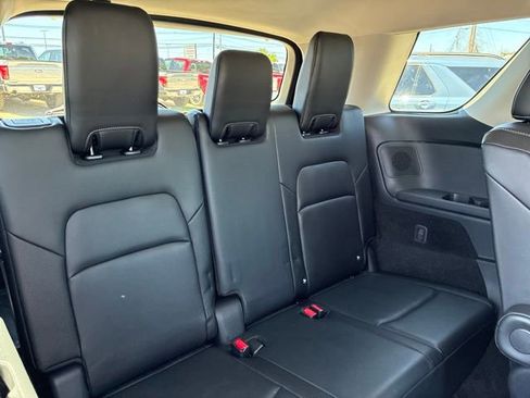 Used 2025 Nissan Pathfinder SL w/ SL Premium Package AWD/4WD image 34