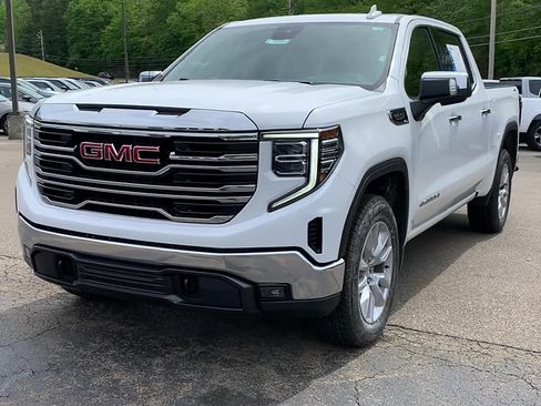 Used 2024 GMC Sierra 1500 SLT AWD/4WD image 8