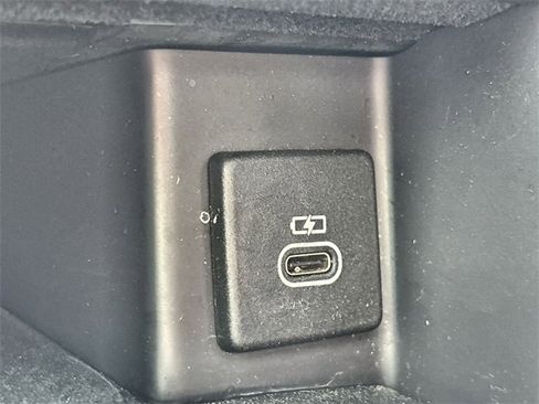 Used 2022 Land Rover Discovery HSE R-Dynamic image 39