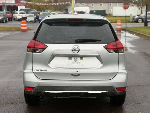 Used 2017 Nissan Rogue S image 5