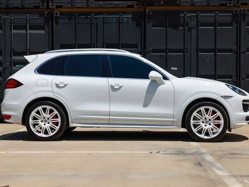 Used 2014 Porsche Cayenne GTS AWD/4WD image 13