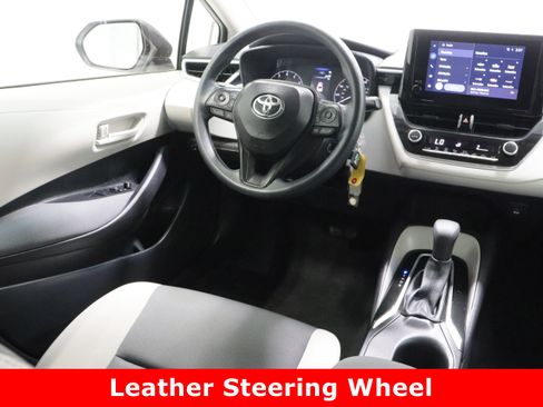 Certified 2025 Toyota Corolla LE image 27
