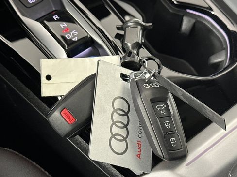 Used 2025 Audi Q5 Premium w/ Convenience Package image 24