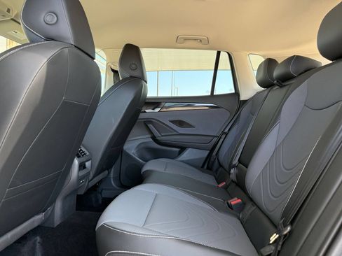 Used 2026 Volkswagen Tiguan SE AWD/4WD image 22