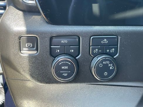 Used 2022 Chevrolet Silverado 1500 LT w/ Protection Package AWD/4WD image 29