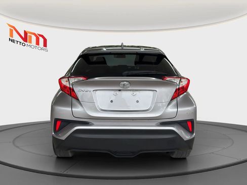 Used 2018 Toyota C-HR XLE FWD image 4