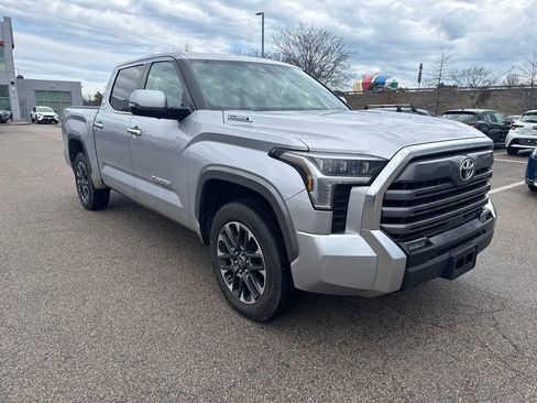 Used 2025 Toyota Tundra Limited AWD/4WD image 10