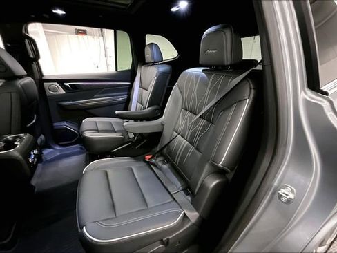 Used 2025 Buick Enclave Avenir w/ Super Cruise Package image 24