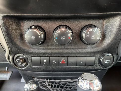 Used 2014 Jeep Wrangler Unlimited Sahara w/ Connectivity Group image 15