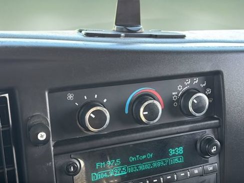 Used 2019 Chevrolet Express 3500 w/ Power Convenience Package RWD image 28