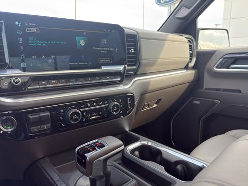 Used 2024 Chevrolet Silverado 1500 LTZ w/ LTZ Premium Package AWD/4WD image 28