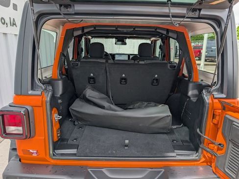 Used 2025 Jeep Wrangler Unlimited Sport AWD/4WD image 16