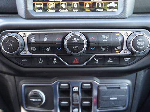 Used 2023 Jeep Gladiator Overland AWD/4WD image 29