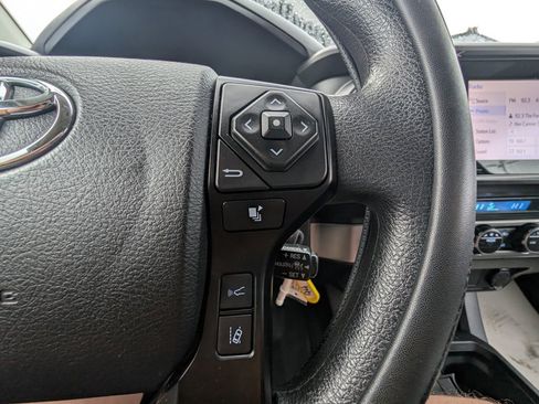 Used 2022 Toyota Tacoma SR image 20