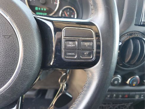 Used 2015 Jeep Wrangler Unlimited Sahara AWD/4WD image 21