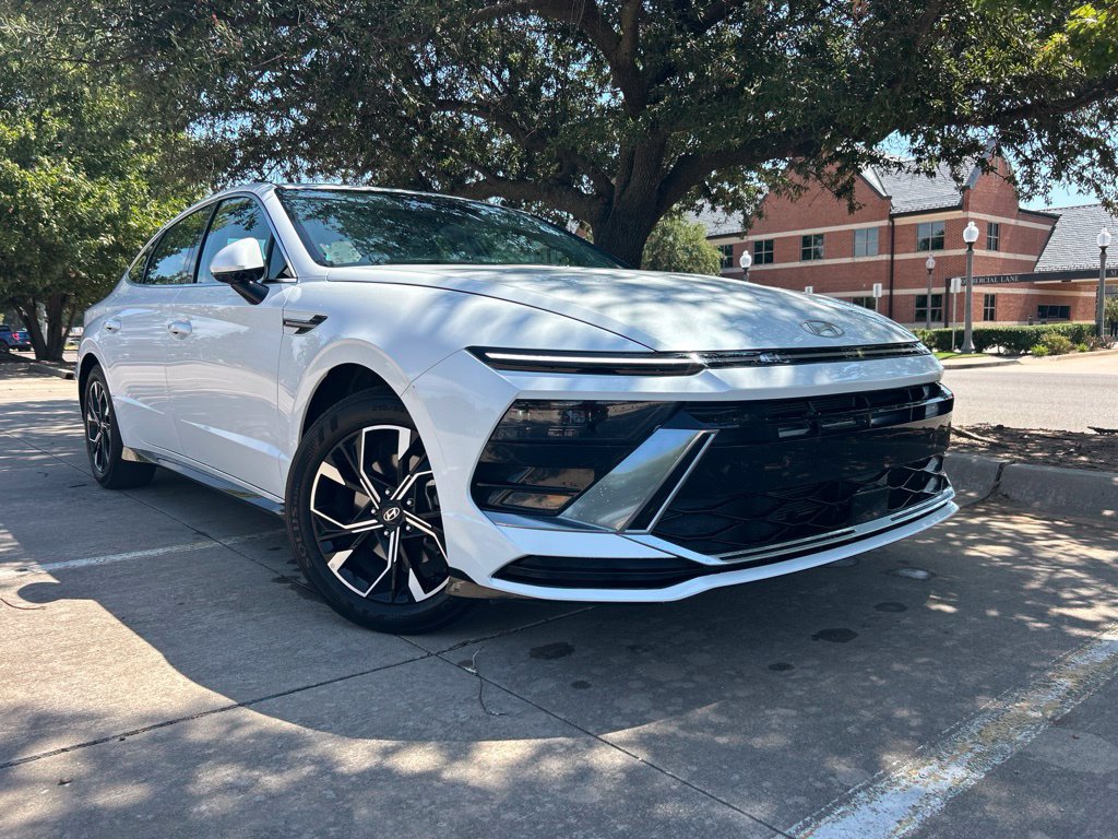 Certified 2025 Hyundai Sonata SEL FWD image 2
