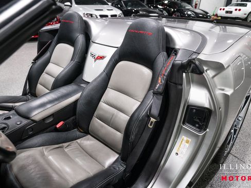 Used 2006 Chevrolet Corvette Convertible w/ Preferred Equipment Group RWD image 19